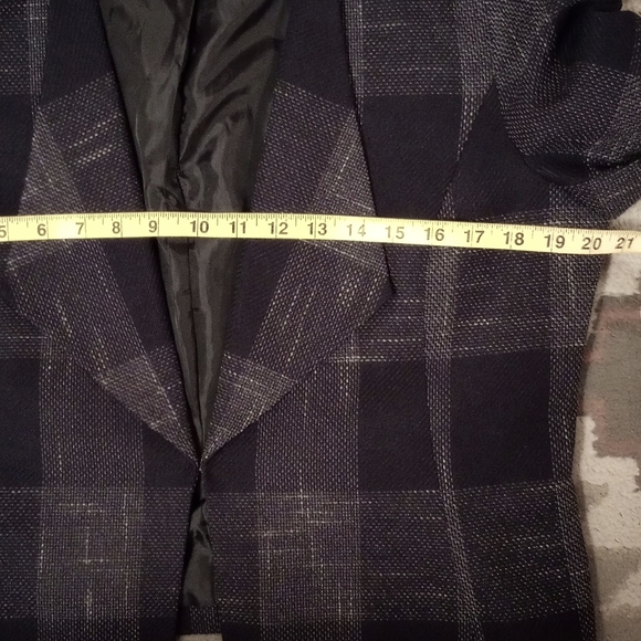 Tahari plaid blazer - 12 - Picture 5 of 6